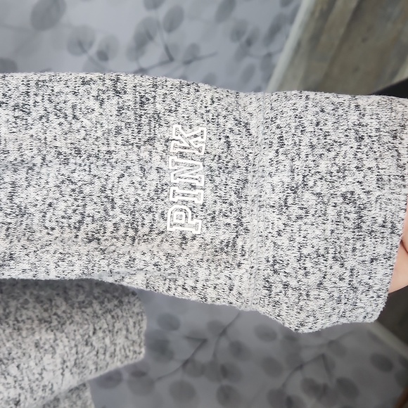 VS PINK Why Am I Out Of Bed Sleep Tee - Picture 5 of 9